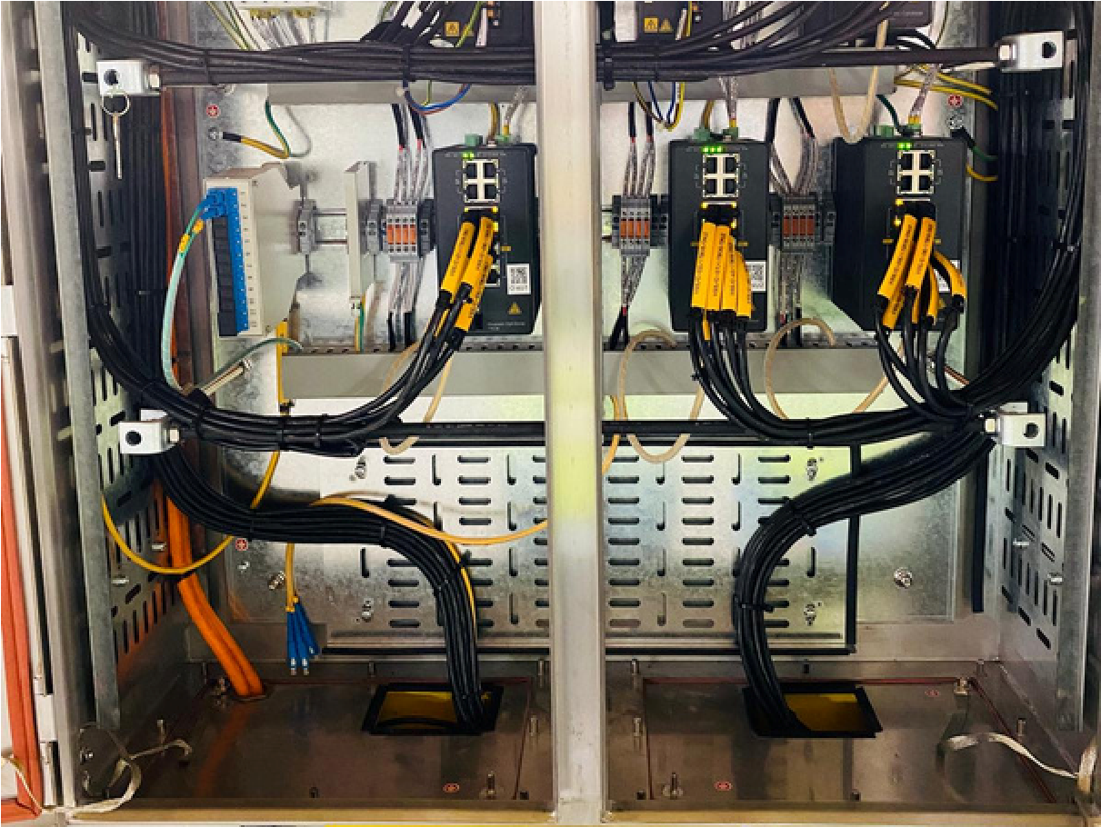 Installed cabinet equipment and labelled devices